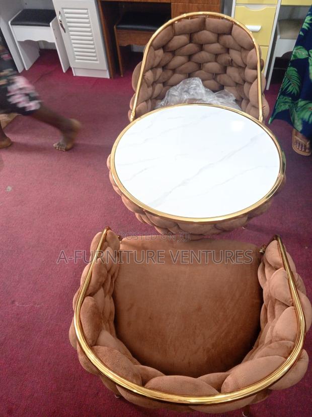 Executive Coffee Table With 2 Chairs · Photo 2