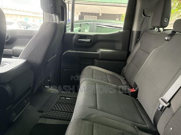 Chevrolet Silverado 1500 2022 Red