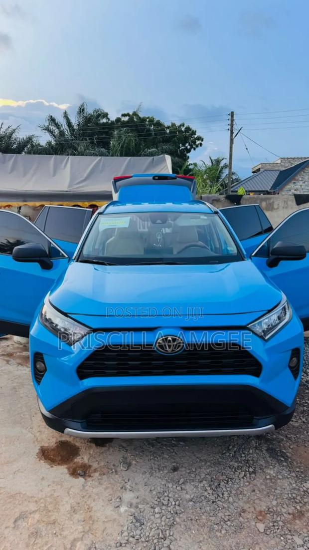 Toyota RAV4 2020 Blue