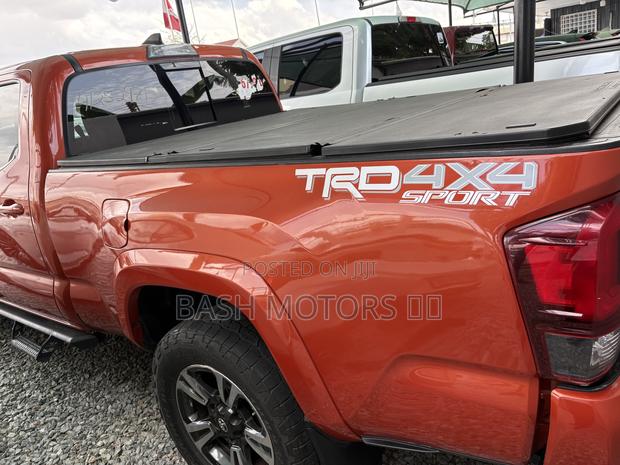 Toyota Tacoma TRD Off Road 2018 Orange
