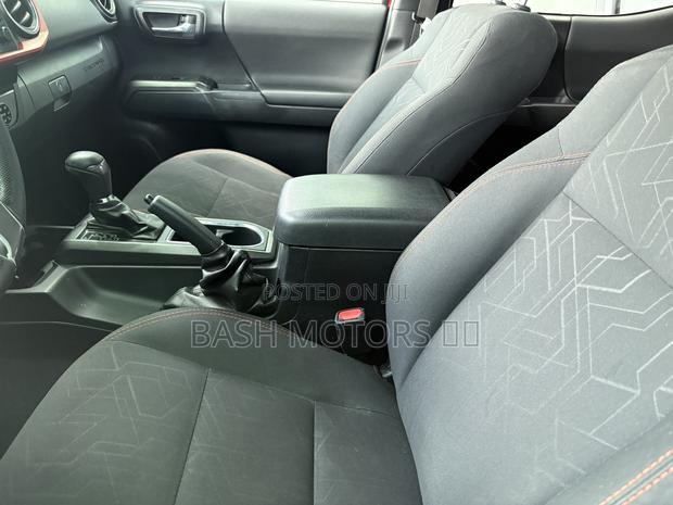 Toyota Tacoma TRD Off Road 2018 Orange