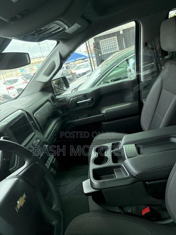 Chevrolet Silverado 1500 2022 Red