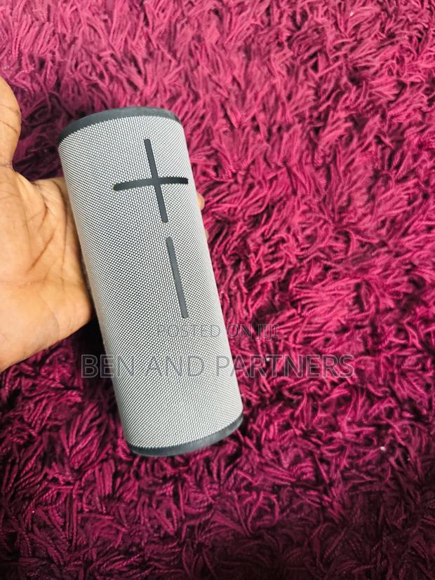 Ue Boom 3 Portable Bluetooth Speaker · Photo 3