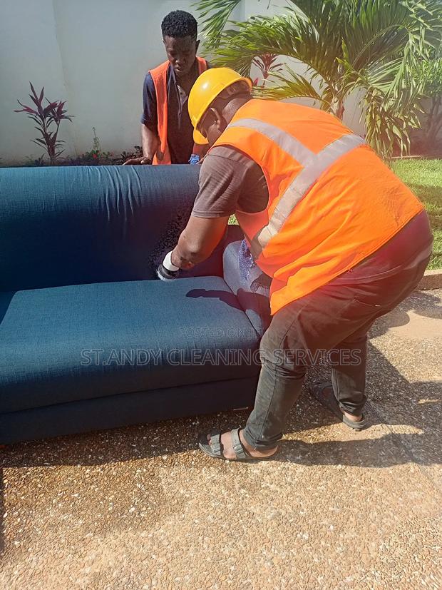 Sofa Chairs Cleaning · Photo 3