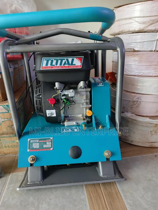 Total 4,800w Gasoline Plate Compactor 6.5hp photo 2