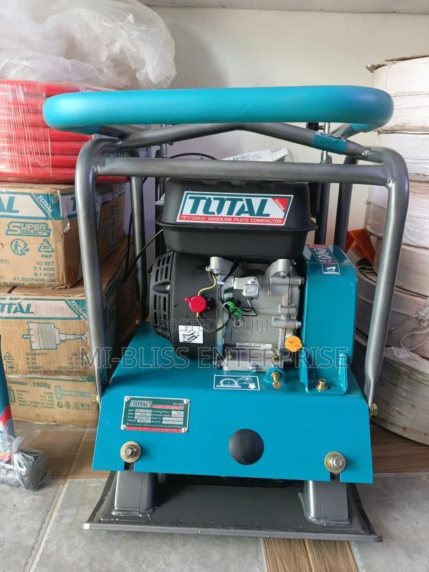 Total 4,800w Gasoline Plate Compactor 6.5hp photo 3