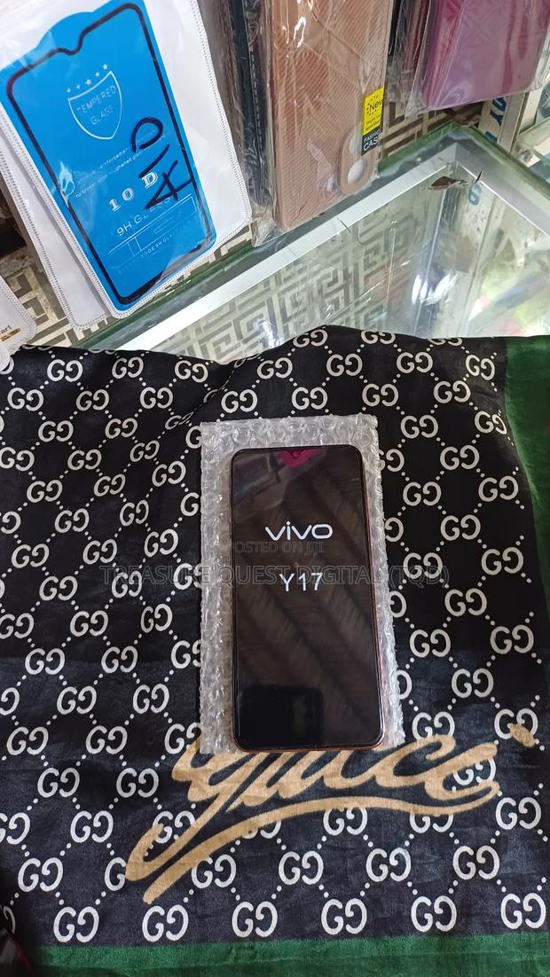 Vivo Y17 256 GB Pink · Photo 2