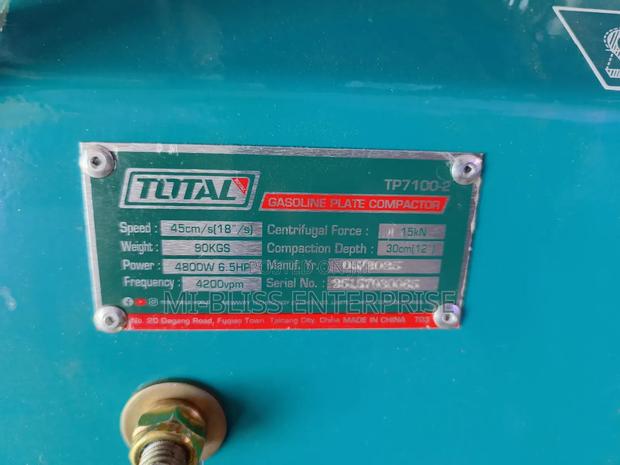 Total 4,800w Gasoline Plate Compactor 6.5hp photo 4