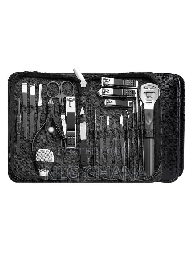 22 PCS Stainless Steel Manicure Set Professional Nail Clipper. Ghx7030 · Photo 1