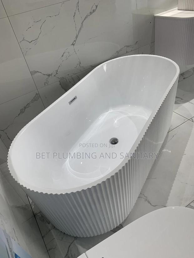 European Jacuzzi Bathtub Complete · Photo 3