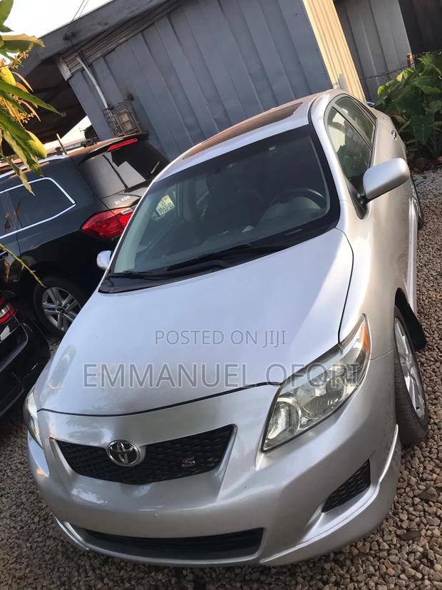 Toyota Corolla LE 4dr Sedan (1.8L 4cyl 4A) 2010 Silver