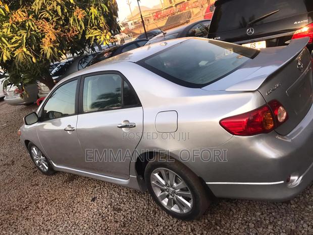 Toyota Corolla LE 4dr Sedan (1.8L 4cyl 4A) 2010 Silver