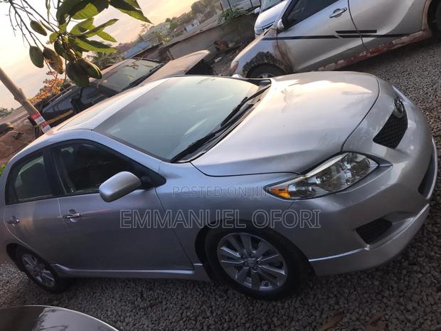 Toyota Corolla LE 4dr Sedan (1.8L 4cyl 4A) 2010 Silver