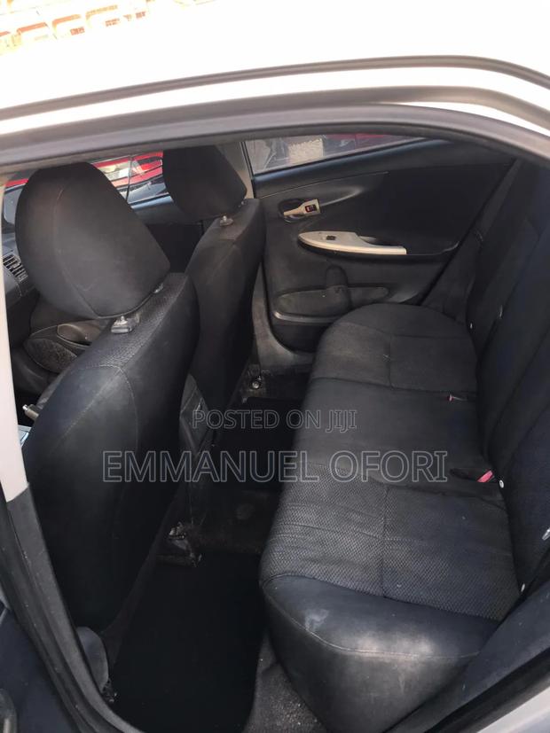 Toyota Corolla LE 4dr Sedan (1.8L 4cyl 4A) 2010 Silver