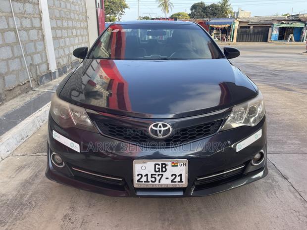 Toyota Camry SE 4dr Sedan (2.5L 4cyl 6A) 2013
