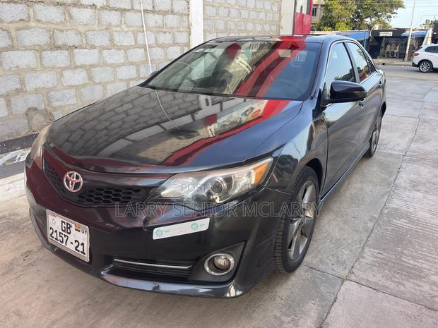 Toyota Camry SE 4dr Sedan (2.5L 4cyl 6A) 2013