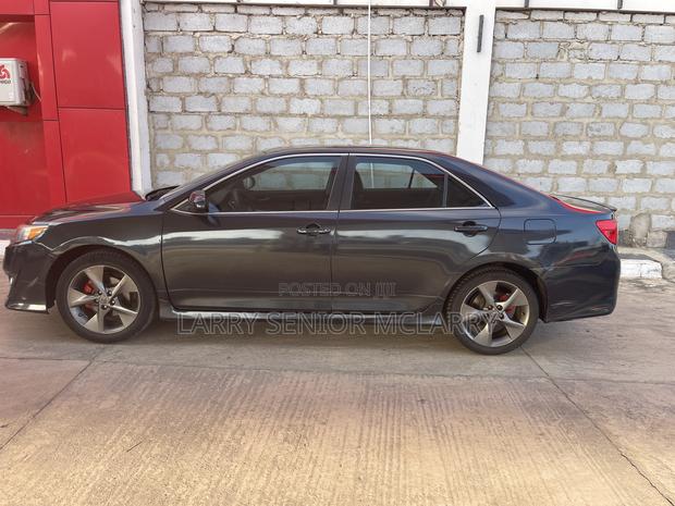 Toyota Camry SE 4dr Sedan (2.5L 4cyl 6A) 2013