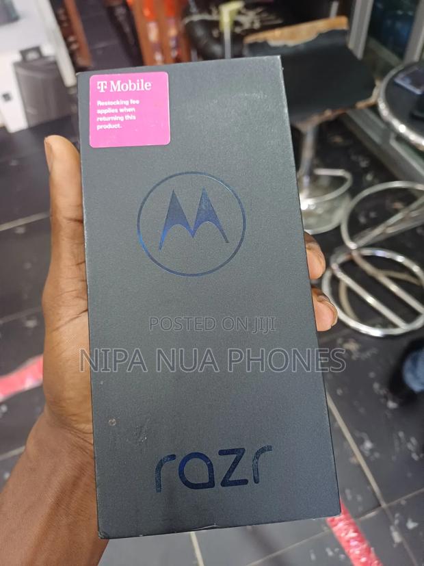 New Motorola Razr 40 Ultra 256 GB Black · Photo 1