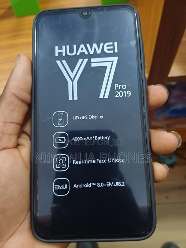 Huawei Y7 Pro 2019 32 GB Black · Photo 1