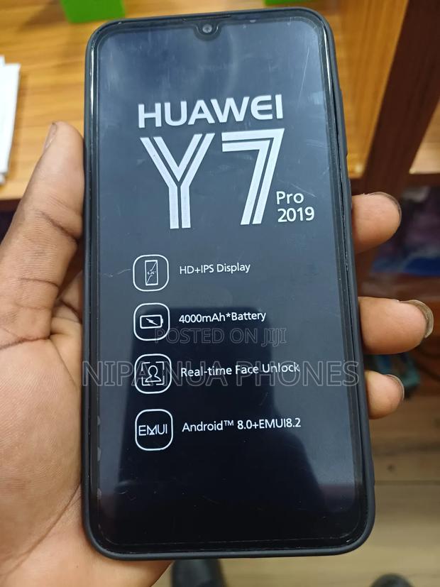 Huawei Y7 Pro 2019 32 GB Black · Photo 2