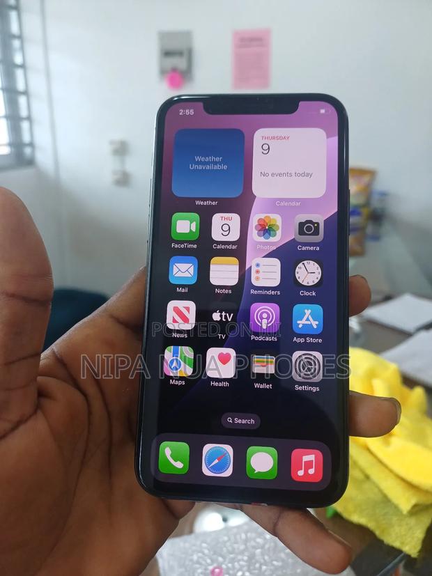 Apple iPhone 11 Pro 64 GB Gray · Photo 1