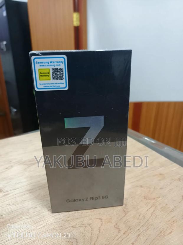 New Samsung Galaxy Z Flip 3 256 GB Purple · Photo 1