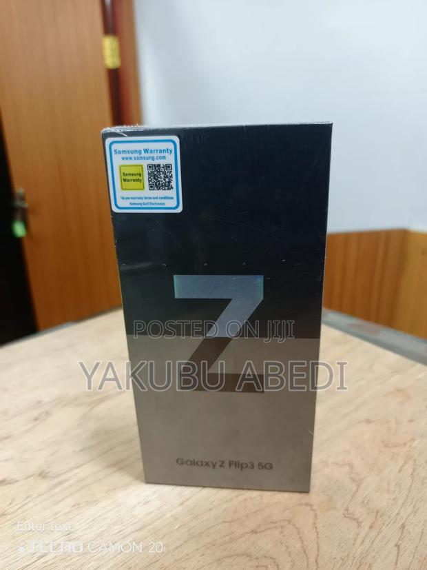 New Samsung Galaxy Z Flip 3 256 GB Purple · Photo 2