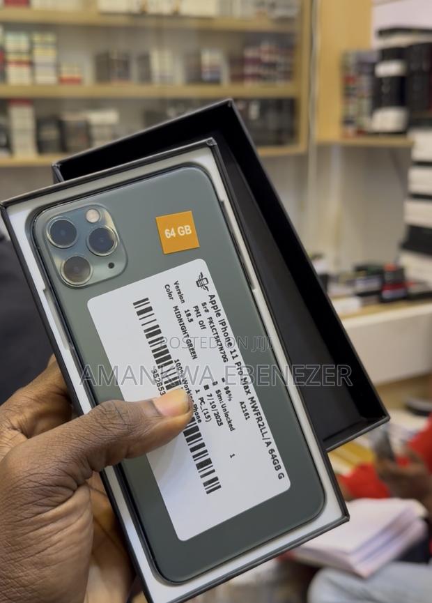 New Apple iPhone 11 Pro Max 64 GB Black · Photo 1