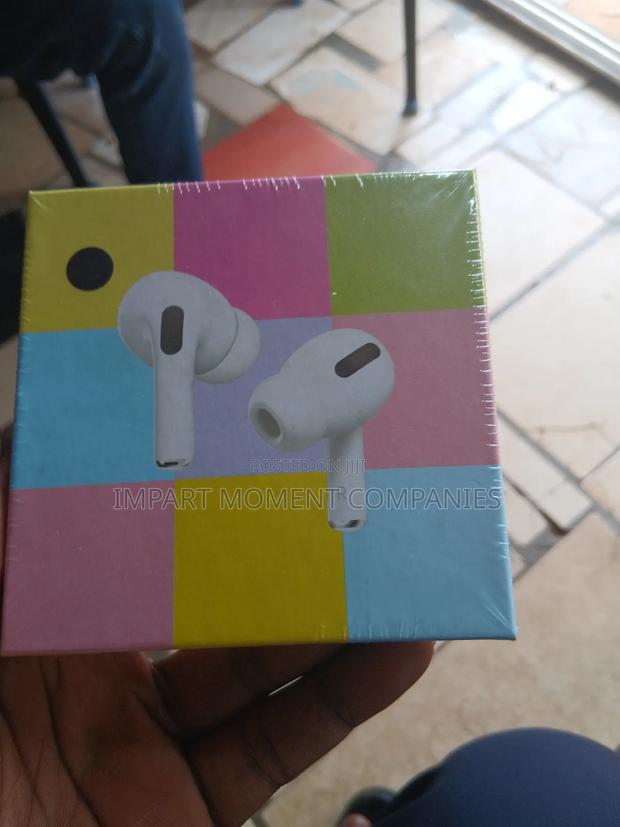 Original Airpod. Good Bass And Strong Battery Life