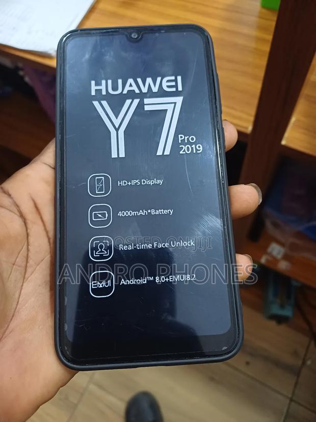 Huawei Y7 Pro 2019 32 GB Black · Photo 2