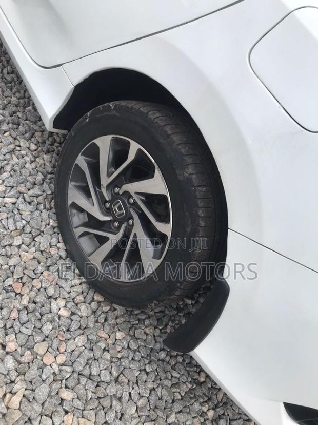 Honda Civic EX-L 4dr Sedan (1.5L 4cyl) 2017 White photo 11