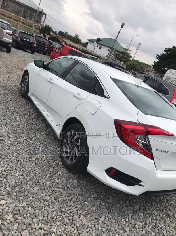 Honda Civic EX-L 4dr Sedan (1.5L 4cyl) 2017 White photo 12