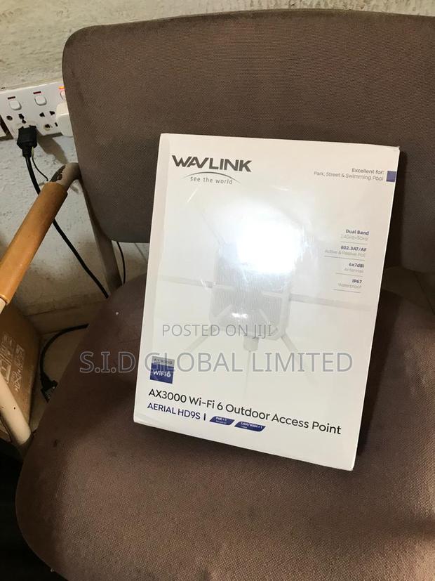 Wavlink Coverts Wired Connectios Into Wireless · Photo 2