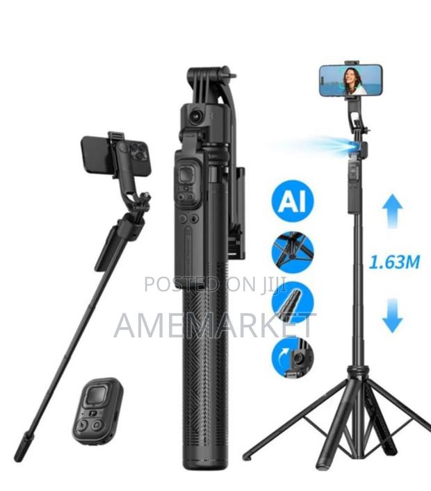 C17 Ai Face Tracking Gimbal Video Recording Selfie Stick With Light · Photo 2