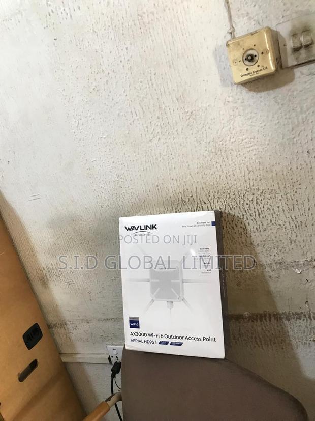 Wavlink Next Generation Wifi-6 Speed Outdoor Access Point · Photo 2
