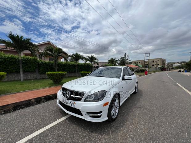 Mercedes-Benz C250 2013 Blue photo 3