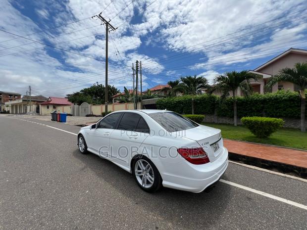Mercedes-Benz C250 2013 Blue photo 7
