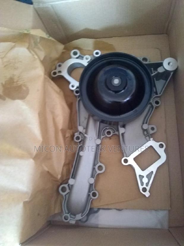 Mercedes Benz 276 Engine Water Pump