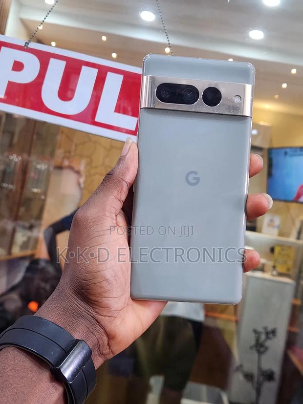 Google Pixel 7 Pro 128 GB Green · Photo 2