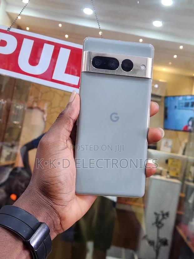 Google Pixel 7 Pro 128 GB Green · Photo 3