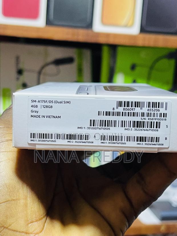New Samsung Galaxy A17 128 GB Black · Photo 1