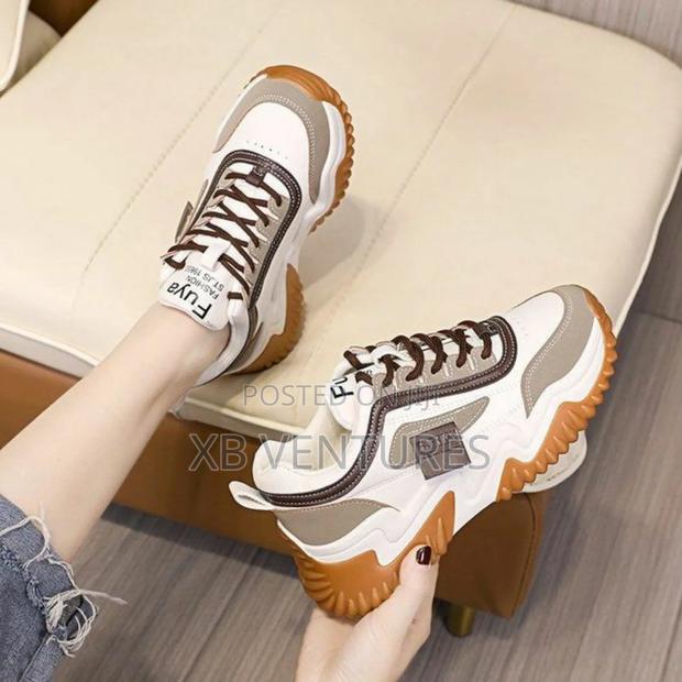Street-Ready Trendy Ladies Causal Shoes photo 2