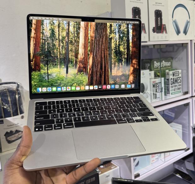 Laptop Apple MacBook Air 2025 M4 13-Inch 16GB Apple M4 SSD 512GB