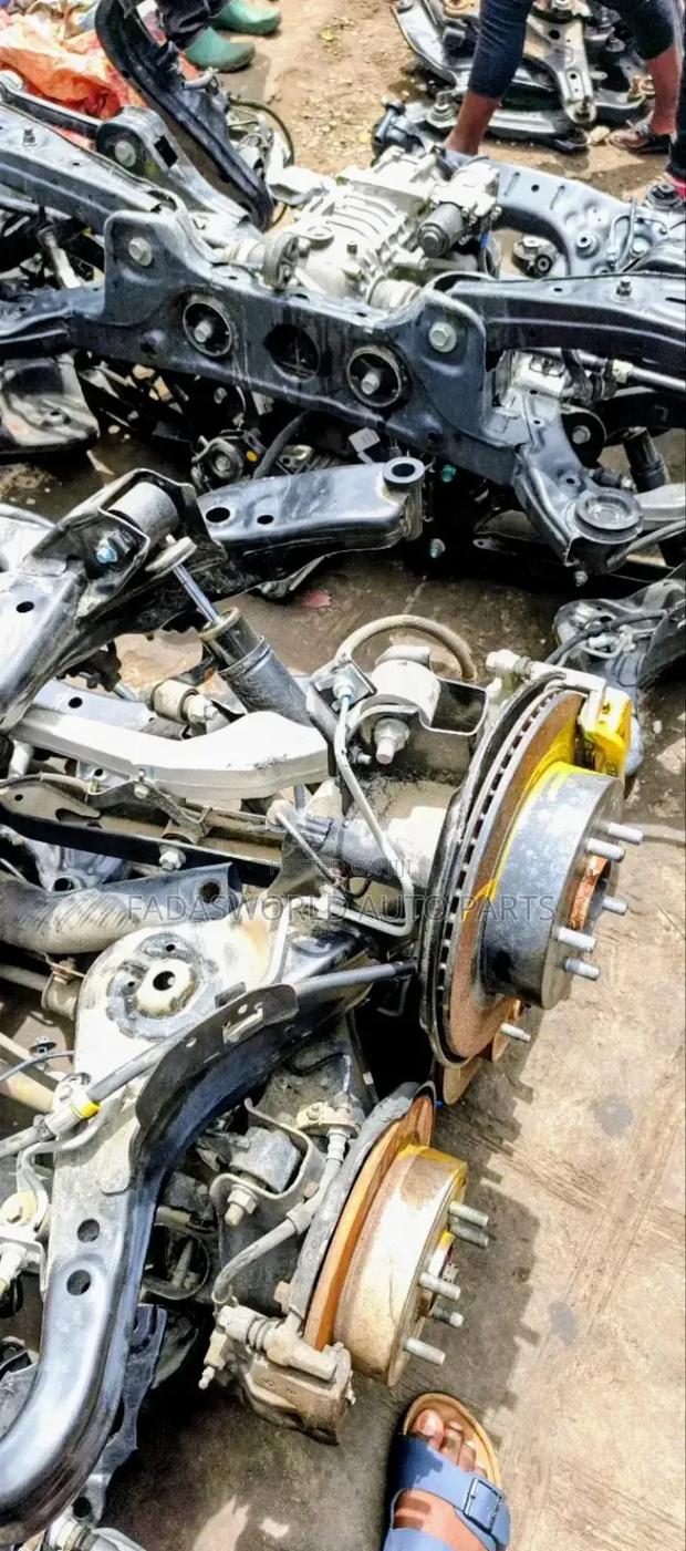 2018 Nissan Rogue Back Axle photo 2