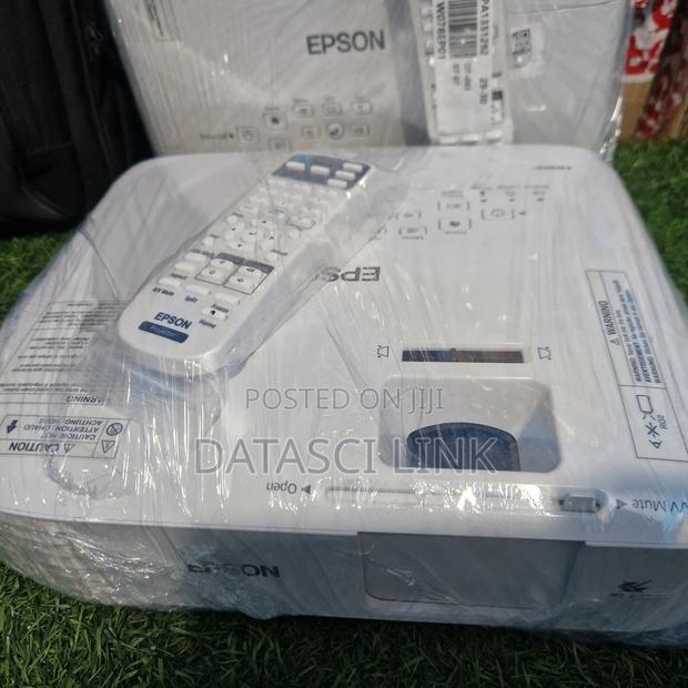 Dynamic View Epson E-20 Projector
