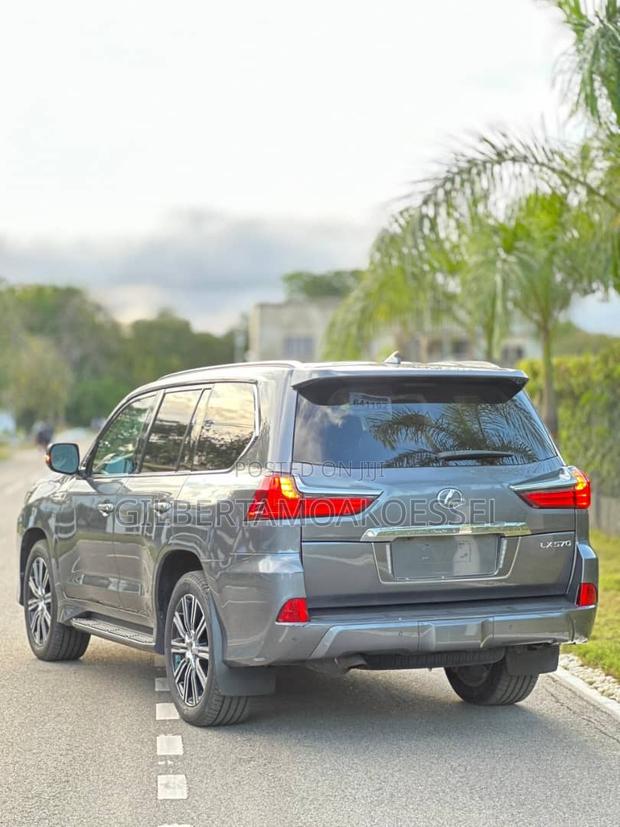 Lexus LX 570 AWD 2019 Gray