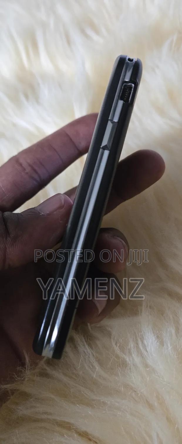 Motorola L6 Black photo 4