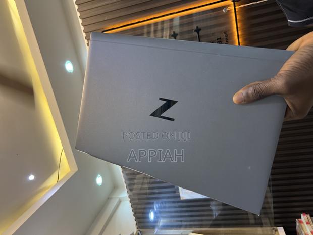 New Laptop HP ZBook Firefly 14 G7 16GB Intel Core I7 HDD+SSD 256GB