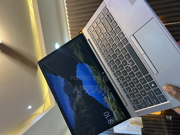 New Laptop HP ZBook Firefly 14 G7 16GB Intel Core I7 HDD+SSD 256GB photo 3