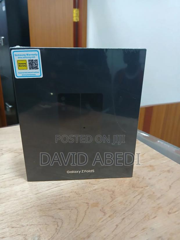 New Samsung Galaxy Z Fold 5 256 GB Black photo 2